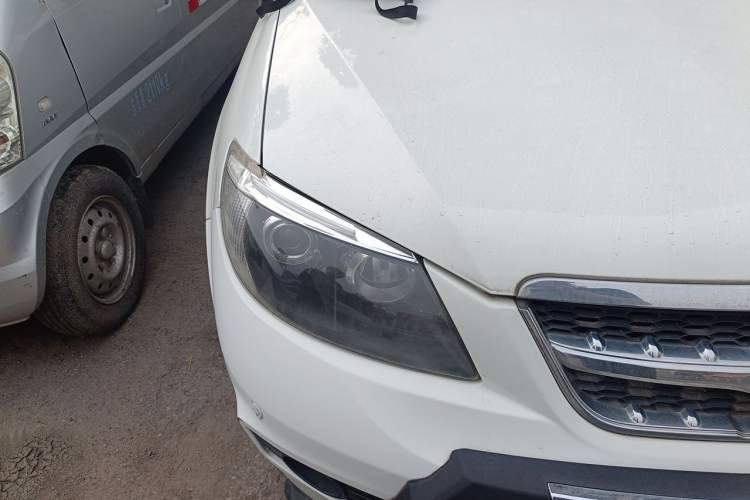 Used BYD S6 2012 2.0L Manual Luxury Version Right Front Headlight