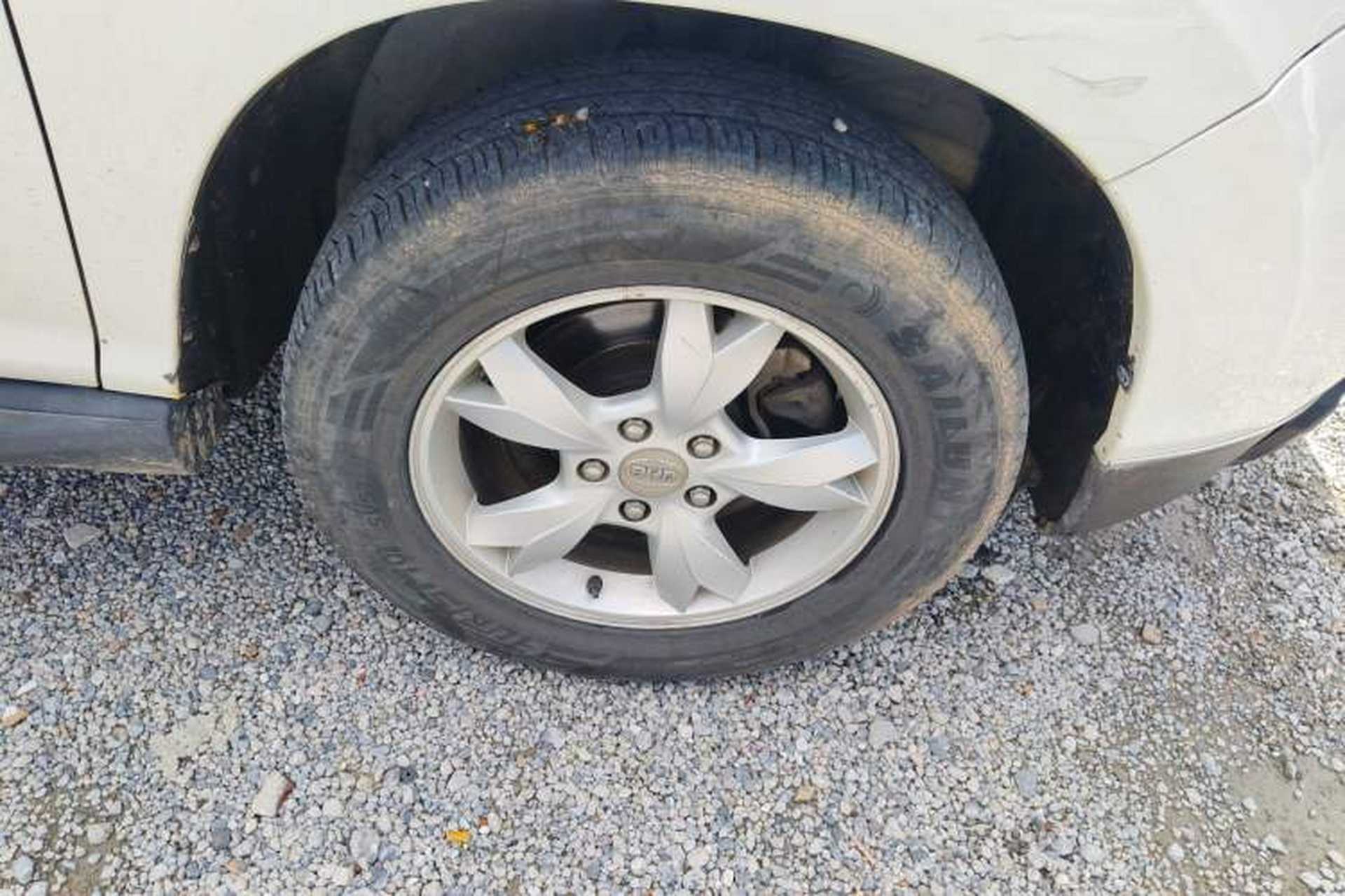 Used BYD S6 2012 2.4L Automatic Luxury Edition Right Front Wheel Hub
