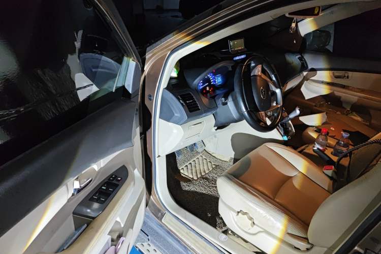 Used BYD S6 2012 2.0L Manual Luxury Version Driver Seat