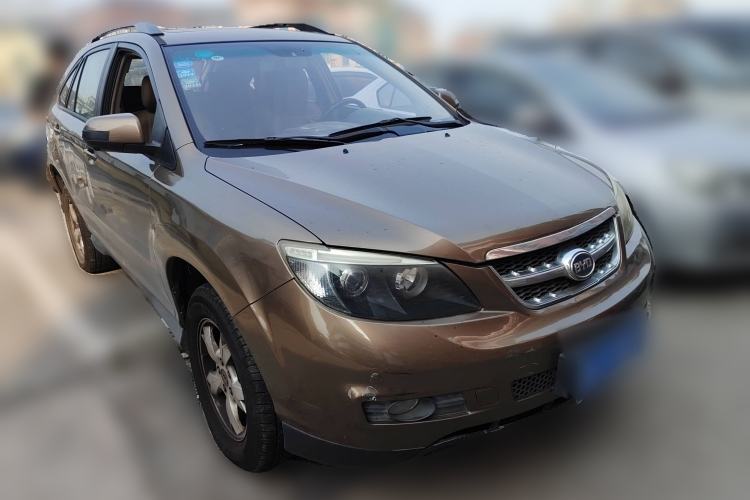 Used BYD S6 2012 2.4L Automatic Luxury Edition Front Right 45 Deg