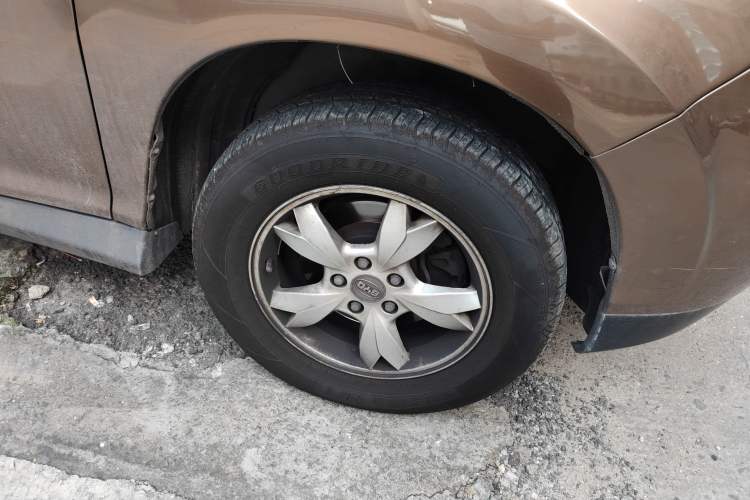 Used BYD S6 2012 2.4L Automatic Luxury Edition Right Front Wheel Hub