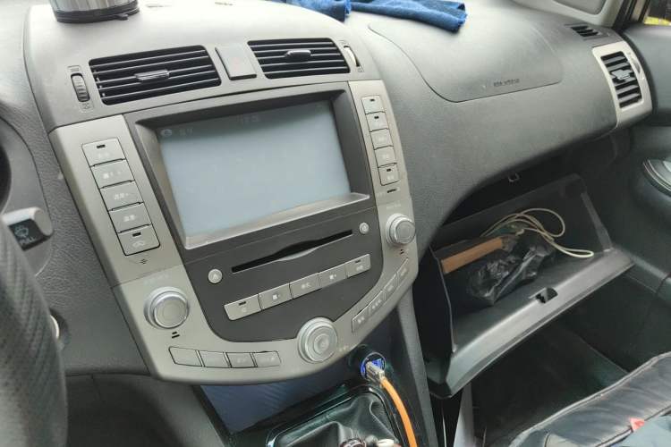 Used BYD S6 2013 Platinum Edition 2.0L Manual Elite Model Audio And AC Panel