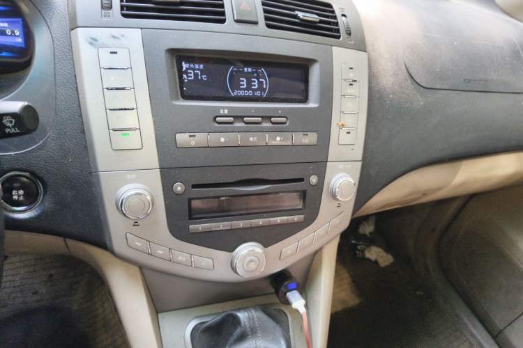 Used BYD S6 2013 Platinum Edition 2.0L Manual Luxury Model Audio And AC Panel
