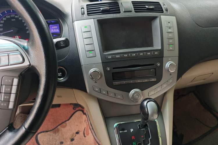 Used BYD S6 2013 Platinum Edition 2.4L Automatic Prestige Model Audio And AC Panel
