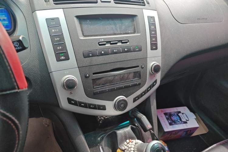 Used BYD S6 2013 Platinum Edition 2.0L Manual Luxury Model Audio And AC Panel