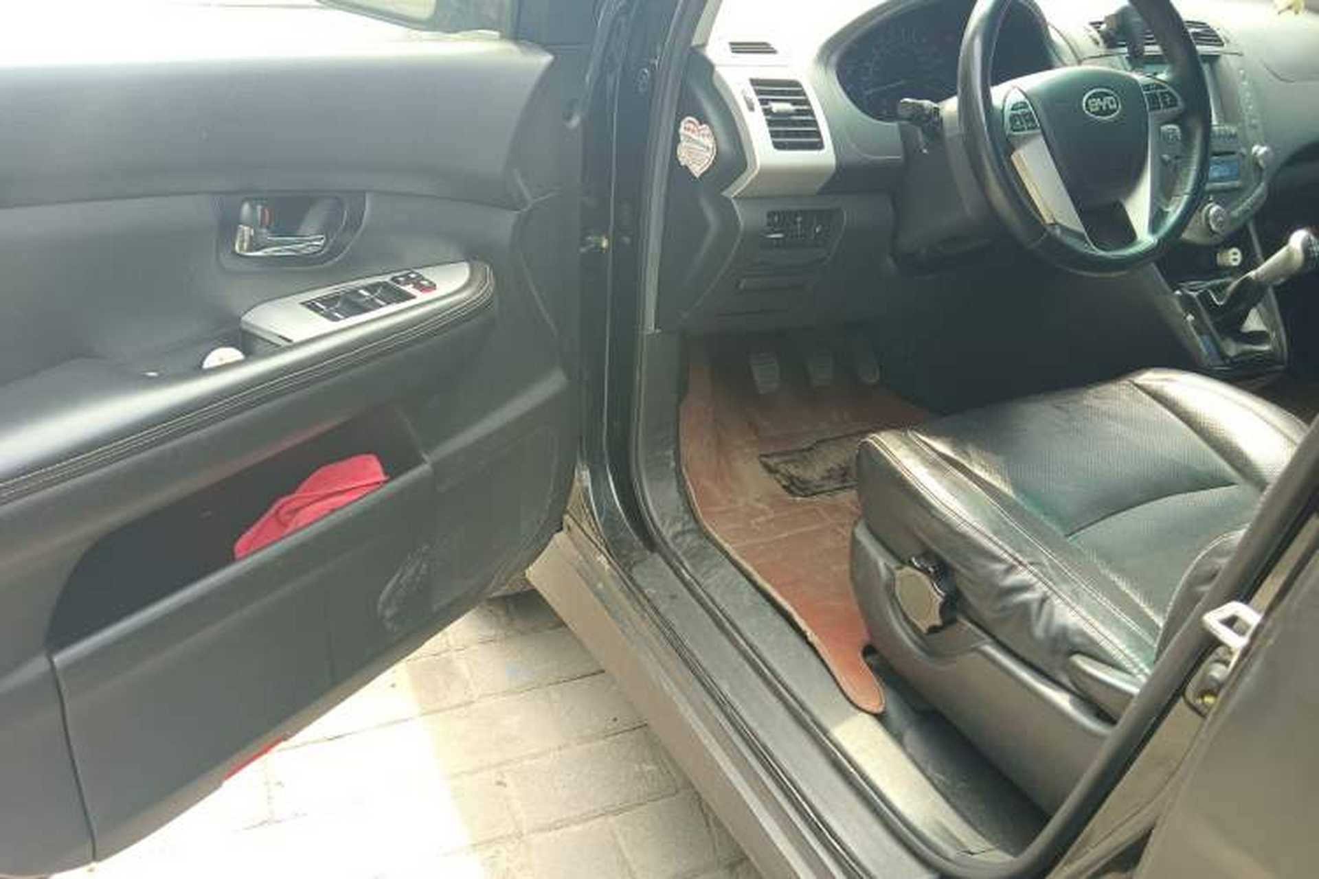 Used BYD S6 2013 Platinum Edition 2.0L Manual Luxury Model Driver Seat
