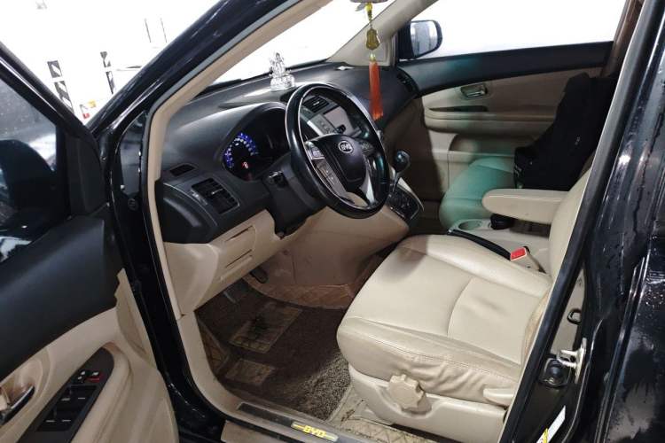 Used BYD S6 2013 Platinum Edition 2.4L Automatic Luxury Model Driver Seat
