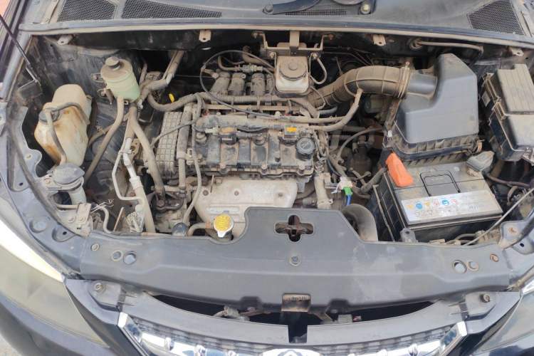 Used BYD S6 2013 Jingyue Edition 2.0L Manual Luxury Model 5 Seats Engine Bay