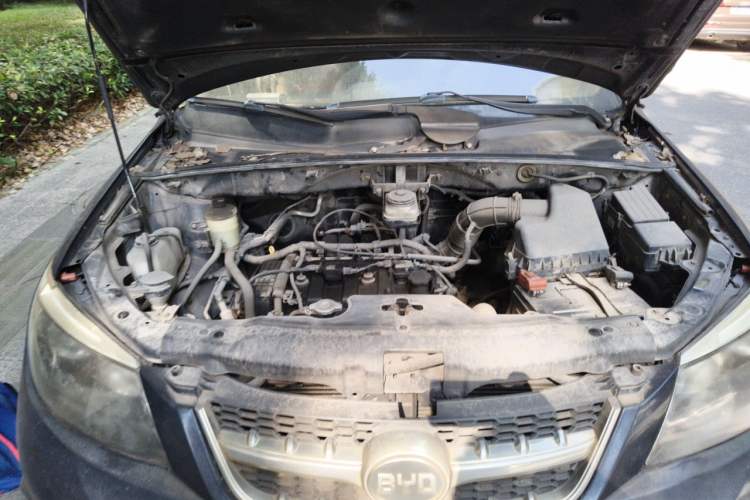 Used BYD S6 2013 Platinum Edition 2.0L Manual Luxury Model Engine Bay