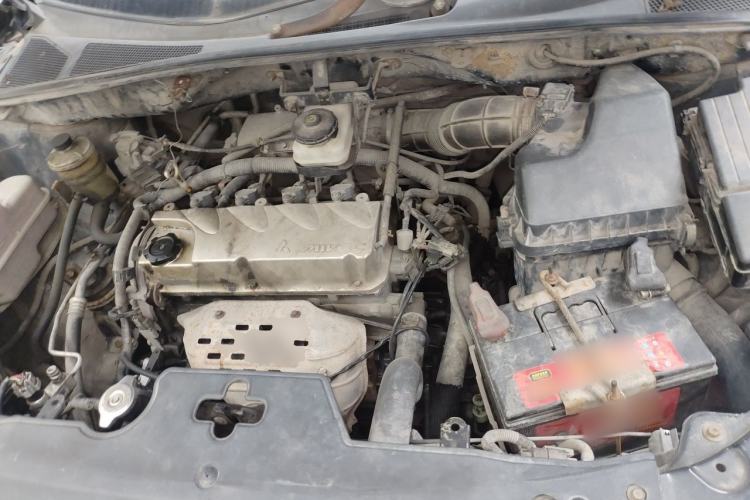 Used BYD S6 2013 Jingyue Edition 2.4L Automatic Elite Model 5 Seats Engine Bay