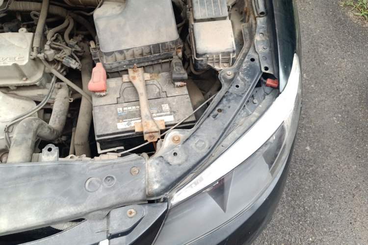 Used BYD S6 2013 Platinum Edition 2.4L Automatic Luxury Model Engine Bay Left