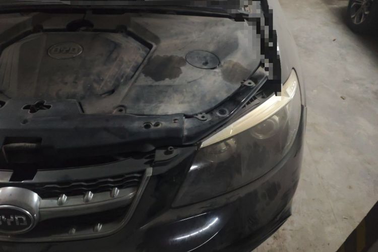 Used BYD S6 2013 Platinum Edition 2.0L Manual Luxury Model Engine Bay Left