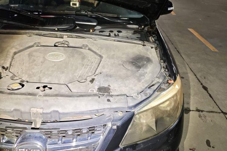 Used BYD S6 2013 Platinum Edition 2.4L Automatic Luxury Model Engine Bay Left