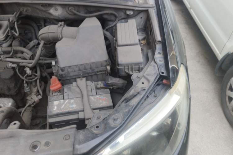 Used BYD S6 2013 Jingyue Edition 2.0L Manual Luxury Model 5 Seats Engine Bay Left