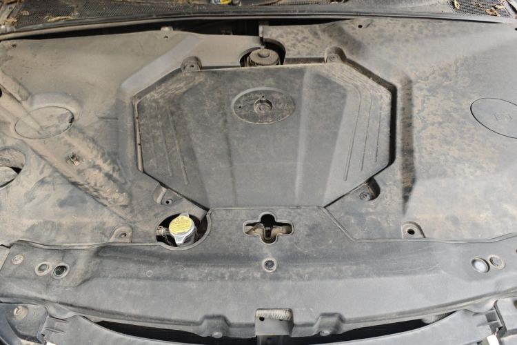 Used BYD S6 2013 Platinum Edition 2.4L Automatic Prestige Model Engine Bay