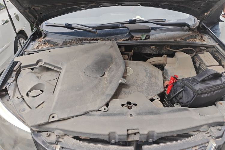 Used BYD S6 2013 Platinum Edition 2.0L Manual Luxury Model Engine Bay
