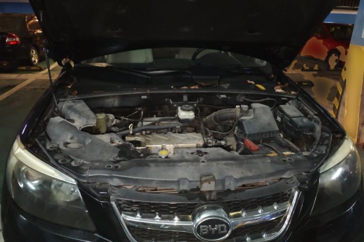 Used BYD S6 2013 Jingyue Edition 2.4L Automatic Elite Model 5 Seats Engine Bay
