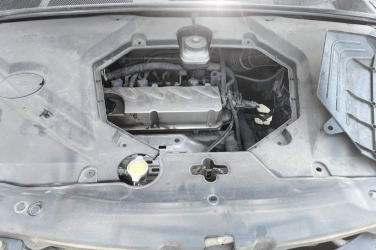 Used BYD S6 2013 Platinum Edition 2.4L Automatic Luxury Model Engine Bay
