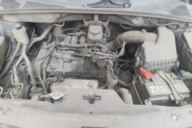Used BYD S6 2013 Jingyue Edition 2.0L Manual Luxury Model 5 Seats Engine Bay