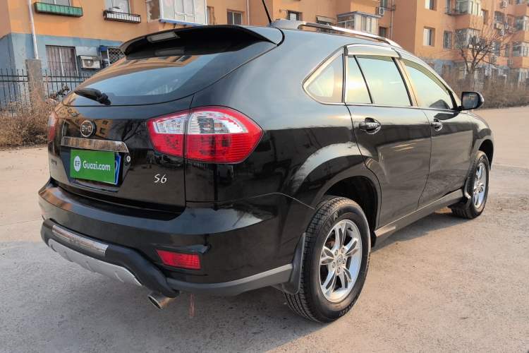 Used BYD S6 2013 Jingyue Edition 2.0L Manual Luxury Model 5 Seats Exterior 3