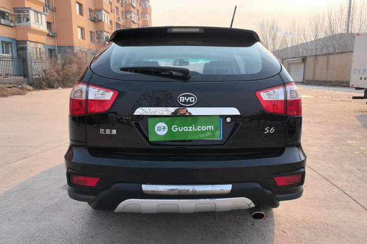 Used BYD S6 2013 Jingyue Edition 2.0L Manual Luxury Model 5 Seats Exterior 4