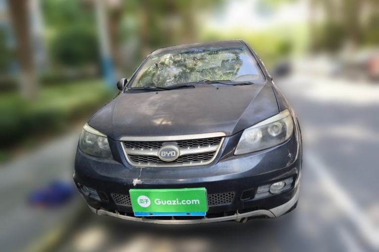 Used BYD S6 2013 Platinum Edition 2.0L Manual Luxury Model Front