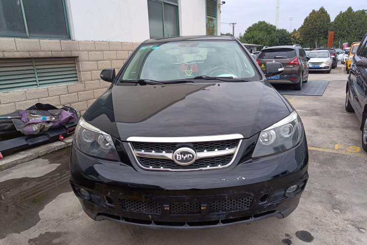 Used BYD S6 2013 Platinum Edition 2.0L Manual Elite Model Front
