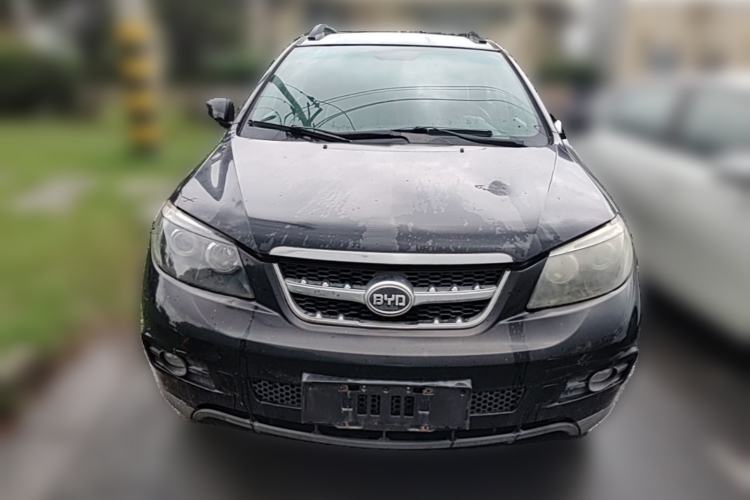 Used BYD S6 2013 Platinum Edition 2.0L Manual Luxury Model Front