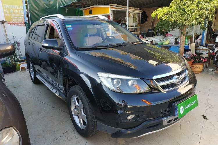 Used BYD S6 2013 Jingyue Edition 2.0L Manual Elite Model 5 Seats Front Right 45 Deg