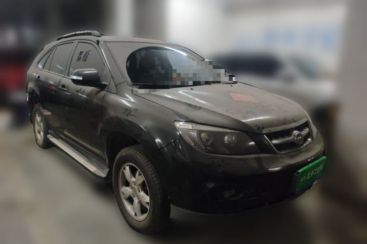 Used BYD S6 2013 Platinum Edition 2.0L Manual Luxury Model Front Right 45 Deg