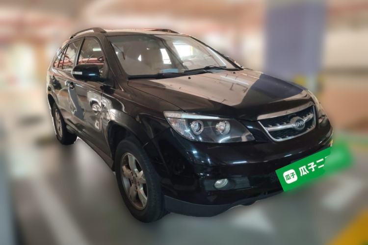Used BYD S6 2013 Platinum Edition 2.4L Automatic Luxury Model Front Right 45 Deg