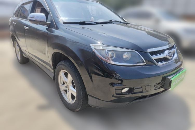 Used BYD S6 2013 Platinum Edition 2.4L Automatic Luxury Model Front Right 45 Deg