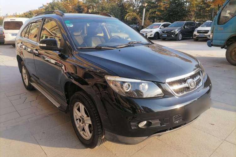 Used BYD S6 2013 Platinum Edition 2.0L Manual Luxury Model Front Right 45 Deg