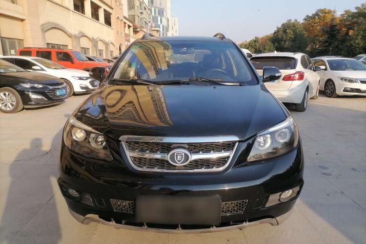 Used BYD S6 2013 Platinum Edition 2.0L Manual Luxury Model Front
