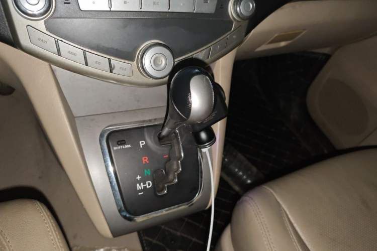 Used BYD S6 2013 Jingyue Edition 2.4L Automatic Elite Model 5 Seats Gear Lever
