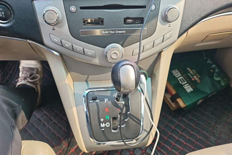 Used BYD S6 2013 Platinum Edition 2.4L Automatic Prestige Model Gear Lever