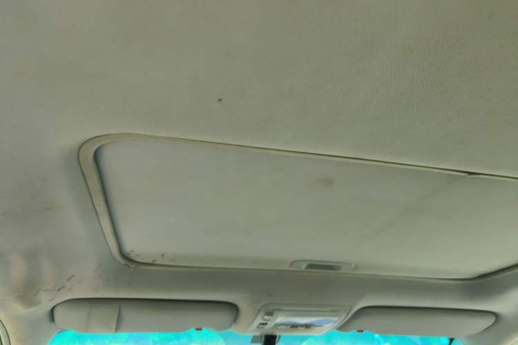 Used BYD S6 2013 Platinum Edition 2.0L Manual Elite Model Headliner