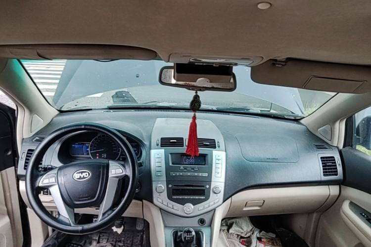 Used BYD S6 2013 Platinum Edition 2.0L Manual Luxury Model Headliner