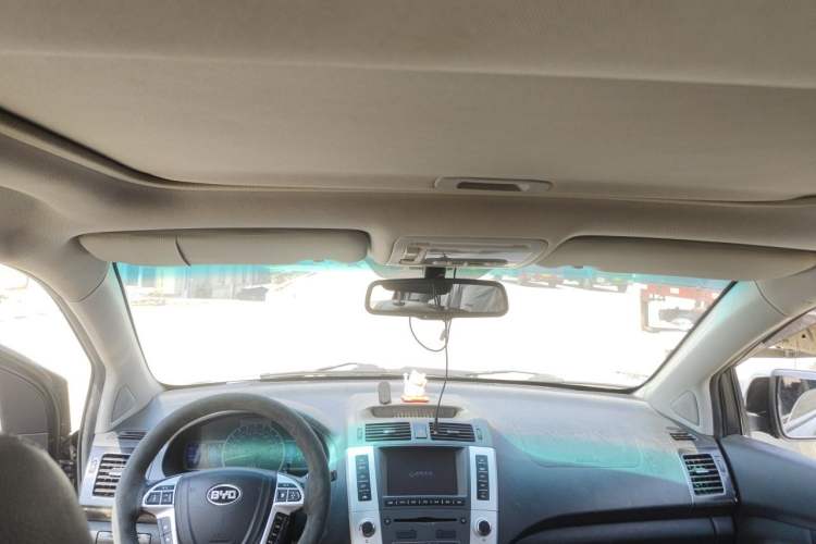 Used BYD S6 2013 Platinum Edition 2.4L Automatic Luxury Model Headliner