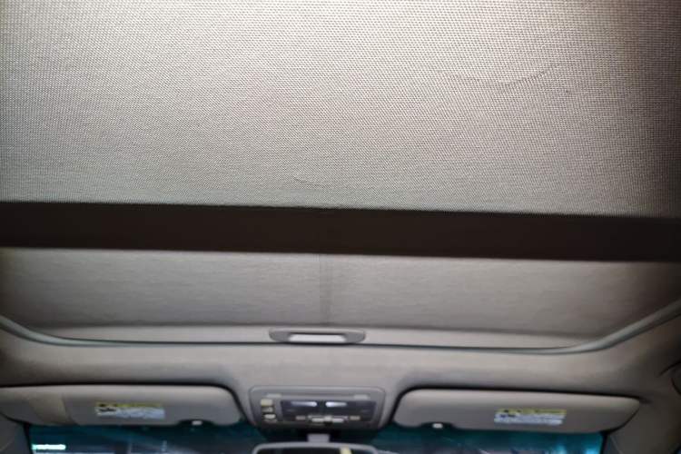 Used BYD S6 2013 Platinum Edition 2.4L Automatic Luxury Model Headliner
