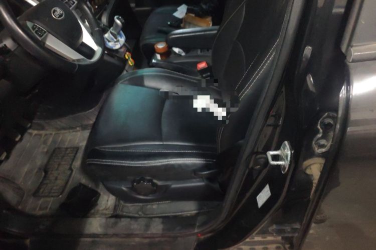 Used BYD S6 2013 Platinum Edition 2.0L Manual Luxury Model Left Front Seat