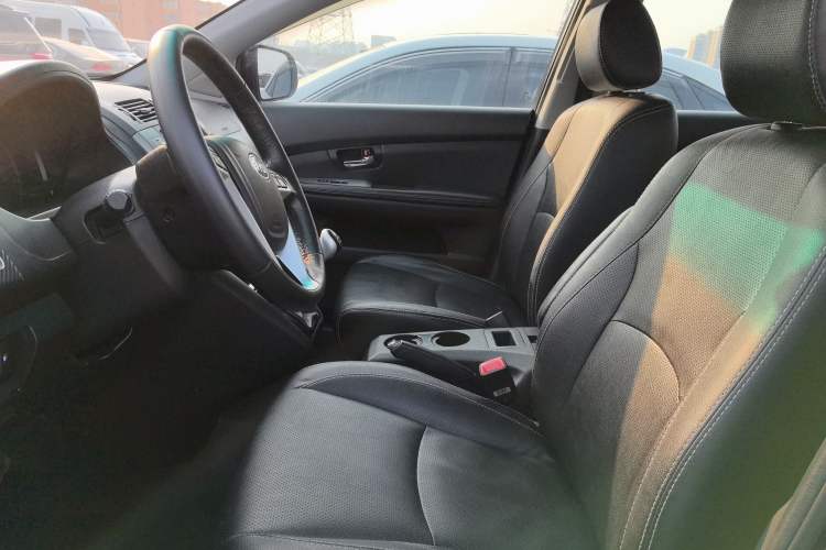 Used BYD S6 2013 Jingyue Edition 2.0L Manual Luxury Model 5 Seats Left Front Seat