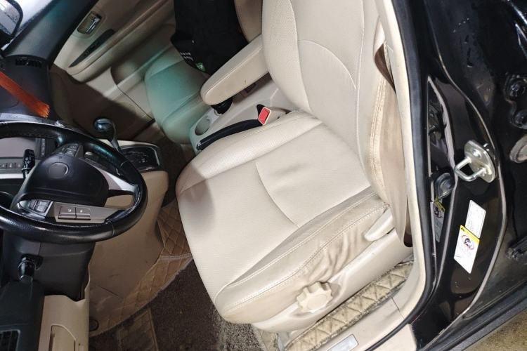 Used BYD S6 2013 Platinum Edition 2.4L Automatic Luxury Model Left Front Seat