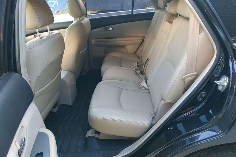 Used BYD S6 2013 Jingyue Edition 2.0L Manual Elite Model 5 Seats Left Rear Seat