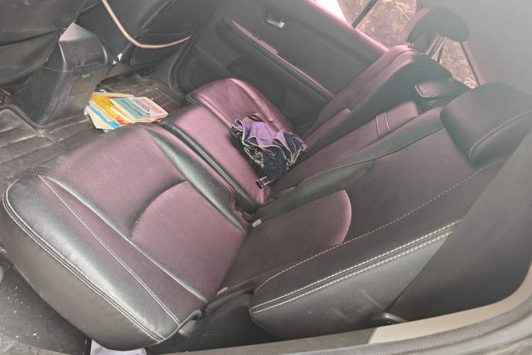 Used BYD S6 2013 Platinum Edition 2.0L Manual Luxury Model Left Rear Seat