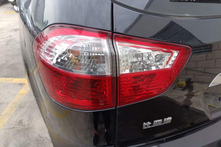 Used BYD S6 2013 Platinum Edition 2.0L Manual Elite Model Left Rear Taillight