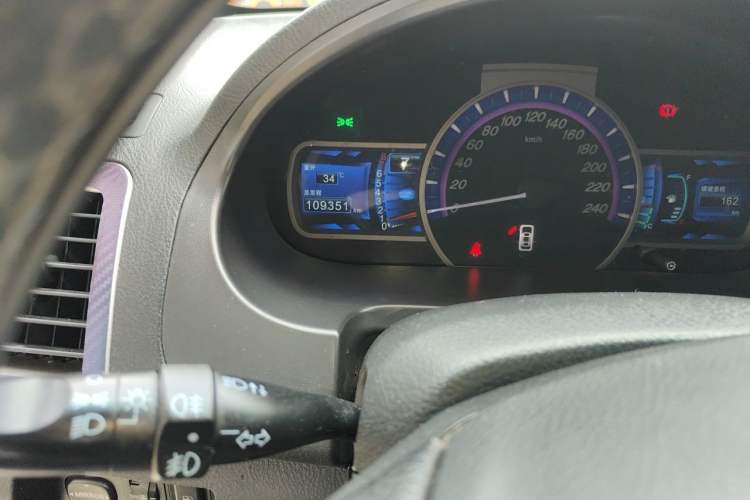 Used BYD S6 2013 Platinum Edition 2.0L Manual Elite Model Odometer Close Up