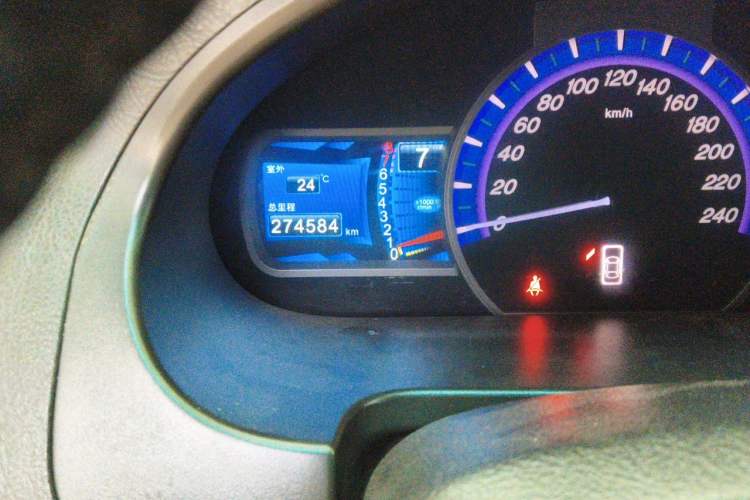 Used BYD S6 2013 Platinum Edition 2.0L Manual Luxury Model Odometer Close Up