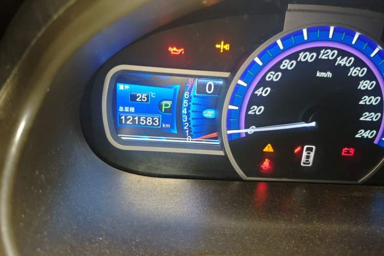 Used BYD S6 2013 Jingyue Edition 2.4L Automatic Elite Model 5 Seats Odometer Close Up