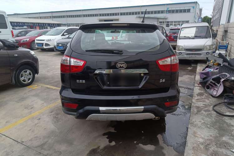 Used BYD S6 2013 Platinum Edition 2.0L Manual Elite Model Rear